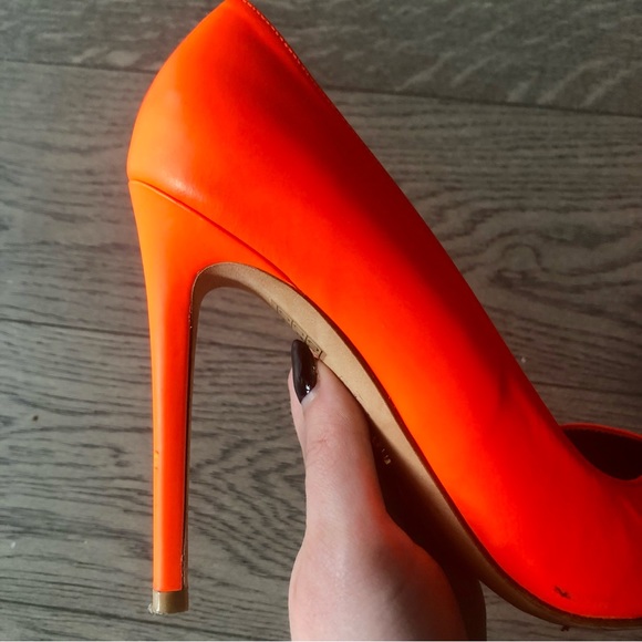 Stuart Weitzman Anny 105 neon orange pumps sz 6.5 - Picture 4 of 12